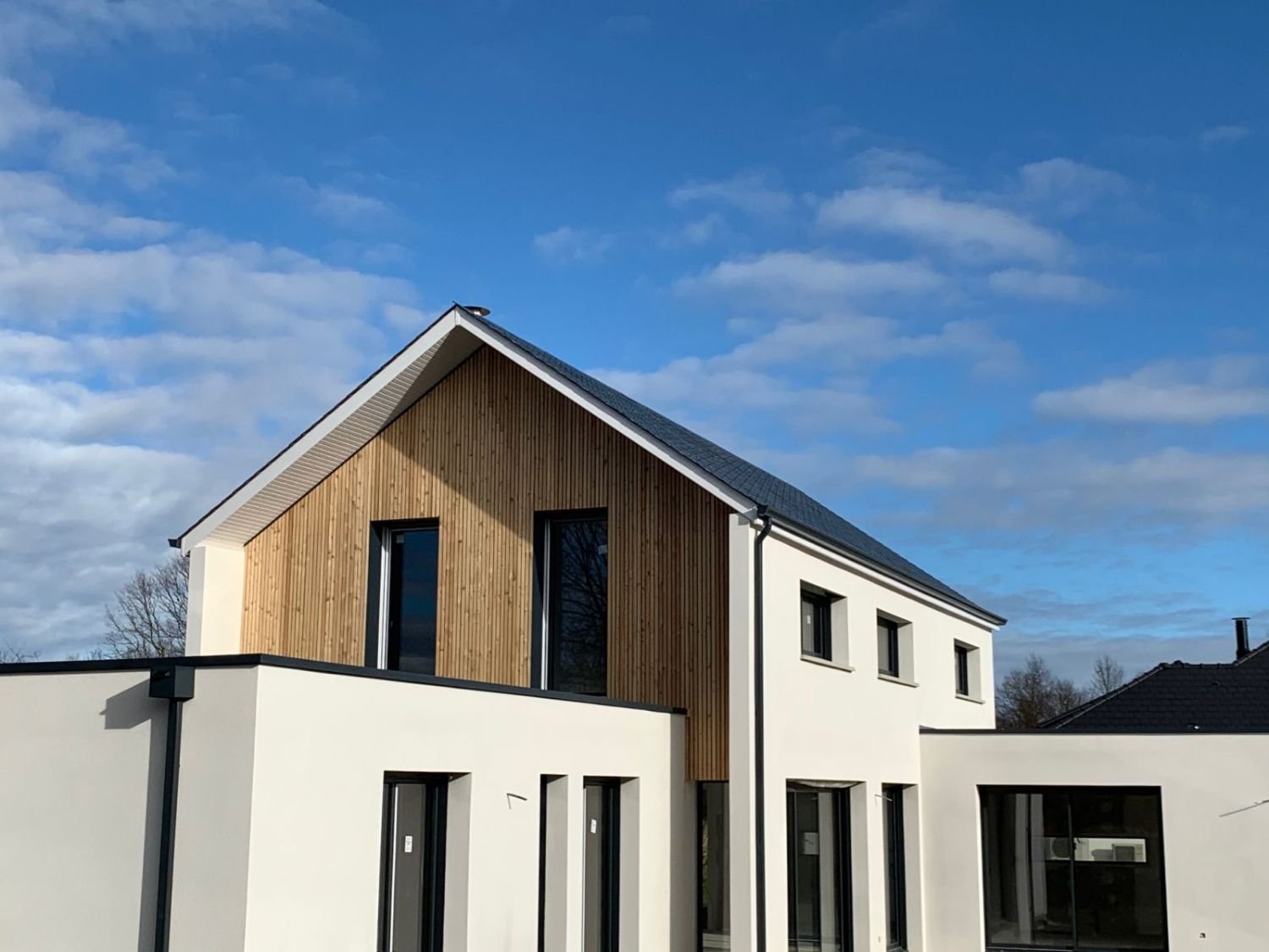 Maison à bardage bois construite par SBDB